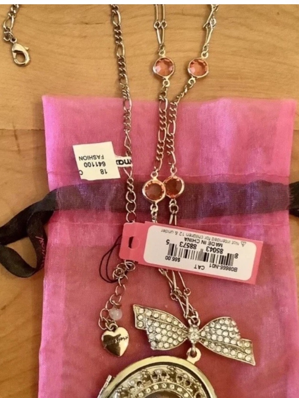 Rare vintage Betsey Johnson Gold Bow Locket Necklace with Pink Accents - Picture 3 of 7